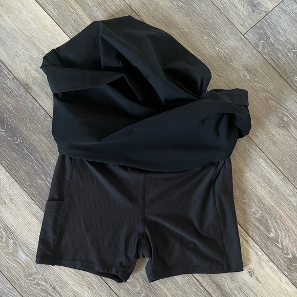 Athleta Women’s Skort Size Medium - Picture 3 of 8